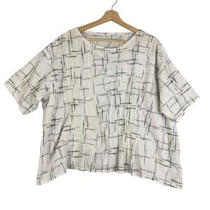 Women's White and Black Tunic Top